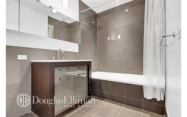 Rented by Douglas Elliman | media 16