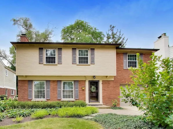 412 S Banbury Rd, Arlington Heights, IL 60005