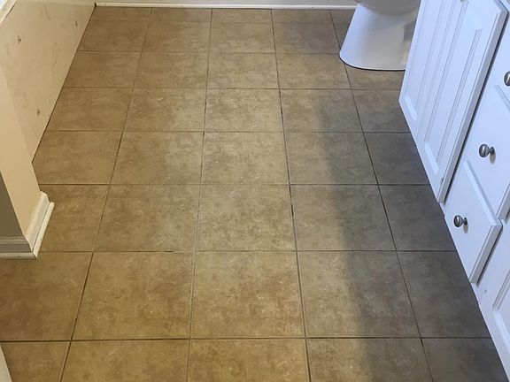 5th image of 6105 Ashbury Ln