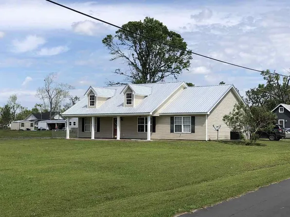 17479 NW Angle St, Blountstown, FL 32424
