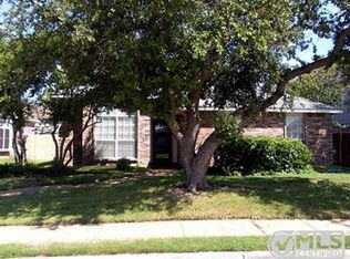 2037 Putman Way Ct, Garland, TX 75040