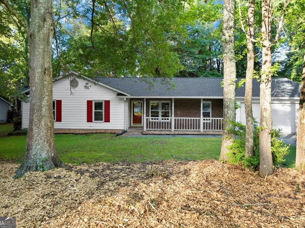 11006 Clearwater Dr, Hampton, GA 30228