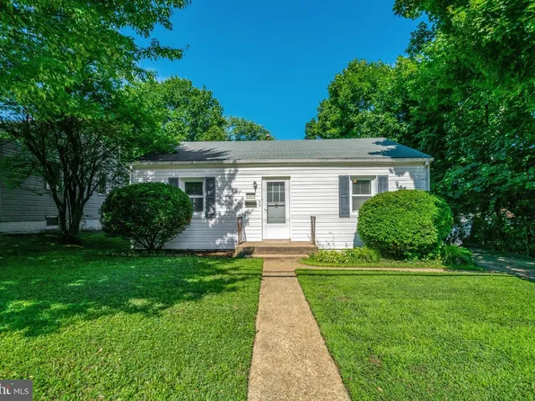 1404 N Roosevelt St, Arlington, VA 22205