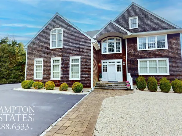 https://photos.zillowstatic.com/fp/0c4037fda4b3217804cd1284b744b050-p_e.webp
