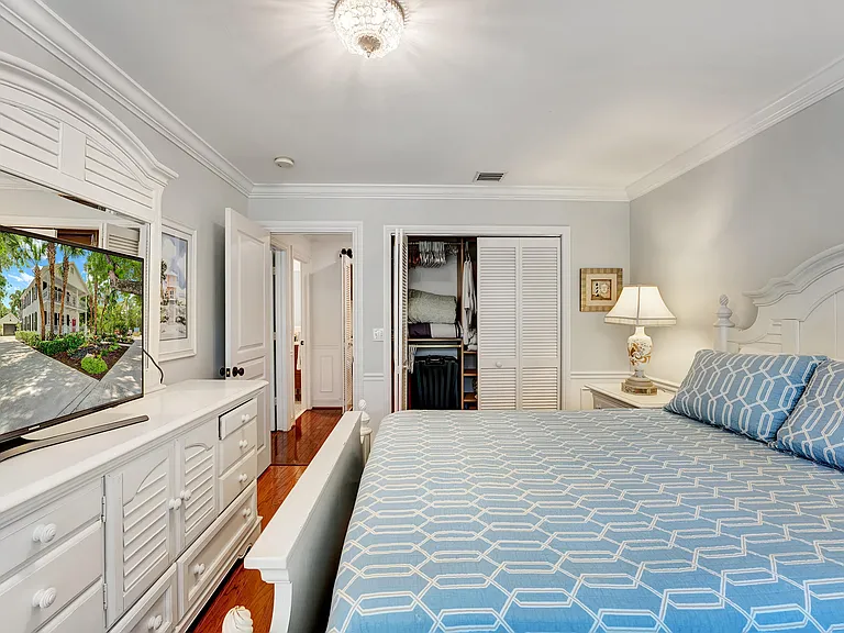 306 N Swinton Ave — Photo 20