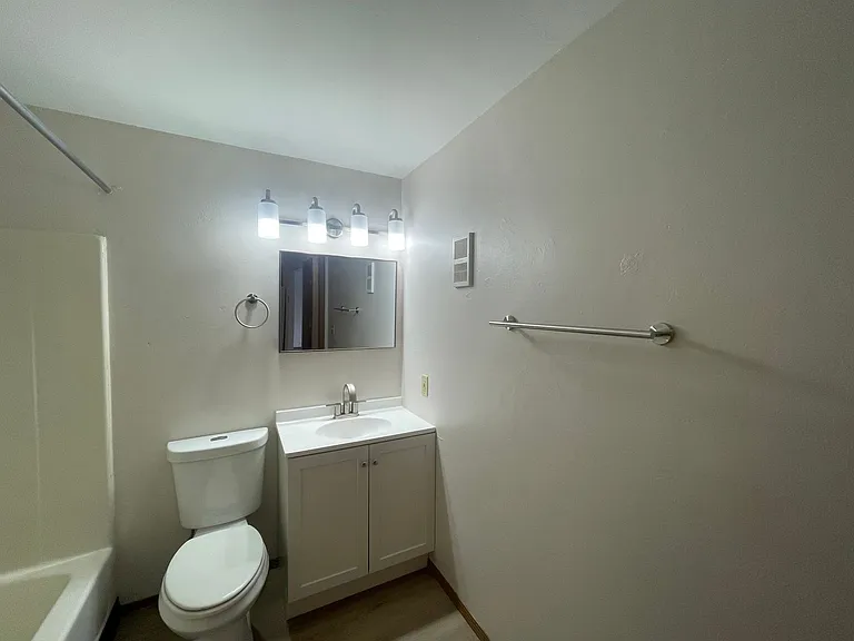 2677 Humboldt Rd — Photo 26