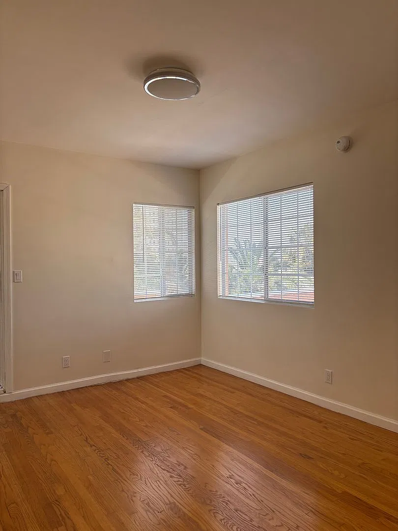 **Beautiful 3 Bedroom + 2.5 Bathroom + Office/den, Single-Family Home with Large Yard & Garage Pr... — Photo 2