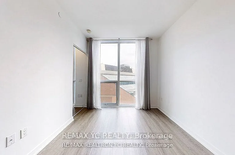 1 Yorkville Ave #710 — Photo 19