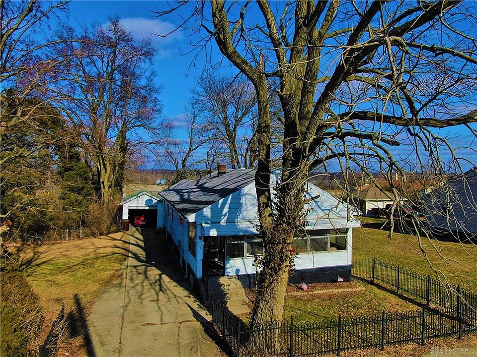 1st image of 17 Castlewood Ave
