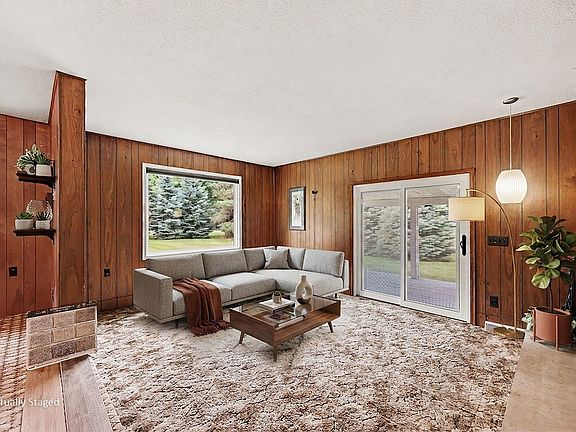 3rd image of 511 N Wagner Rd