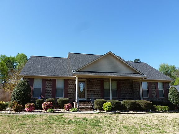 5th image of 204 Arrowfeather Dr NE