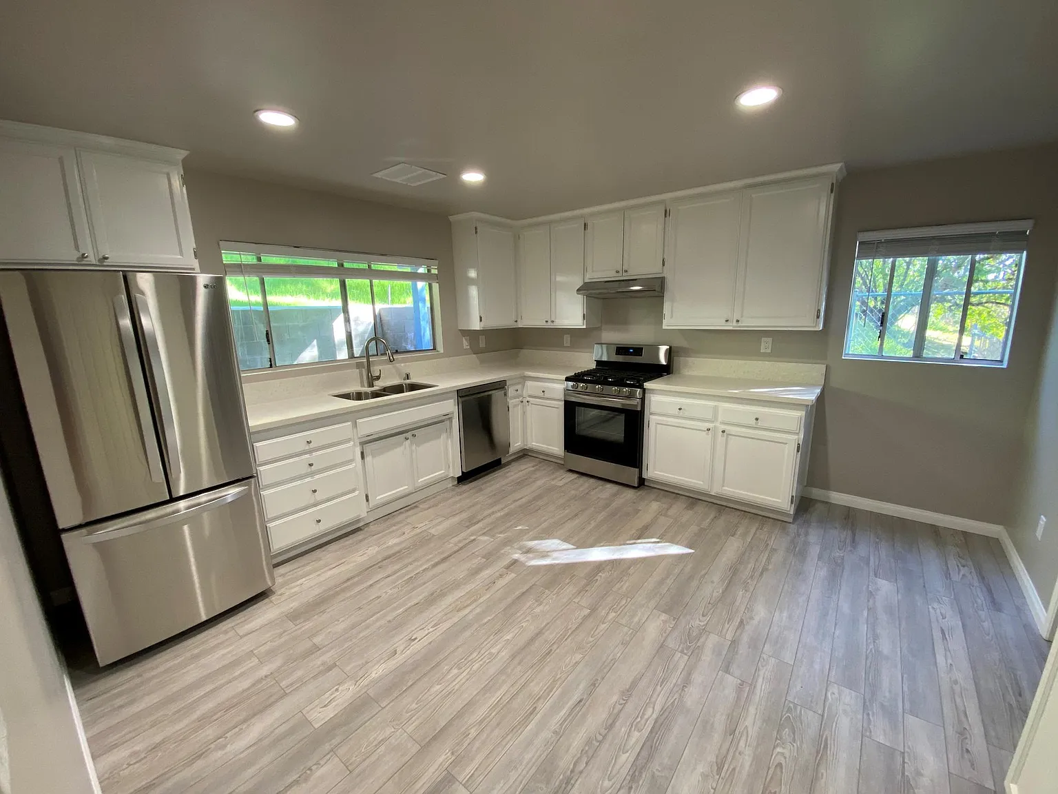 836 Valley Rd — Photo 1