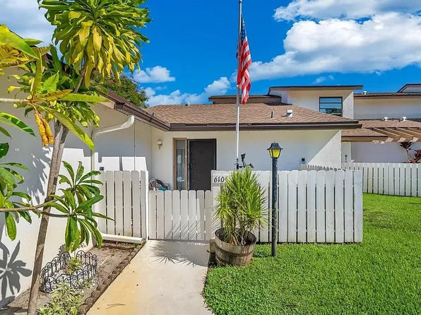 6105 Newstead Court, Greenacres, FL 33463