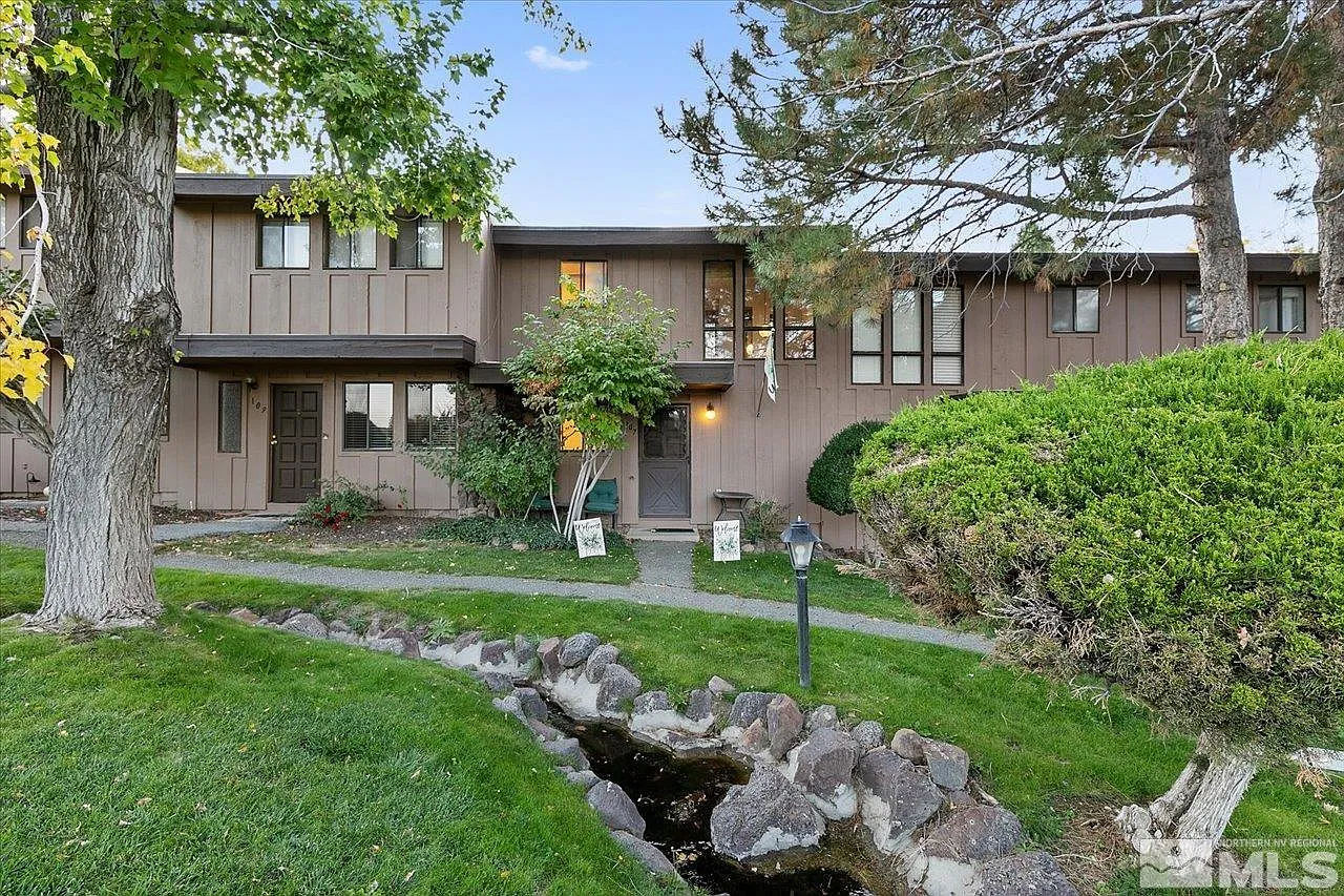 107 Lake Glen Dr photo 1