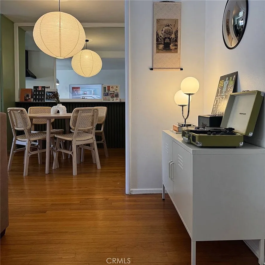 1 bed, 687 sqft, $2,400 — Photo 1