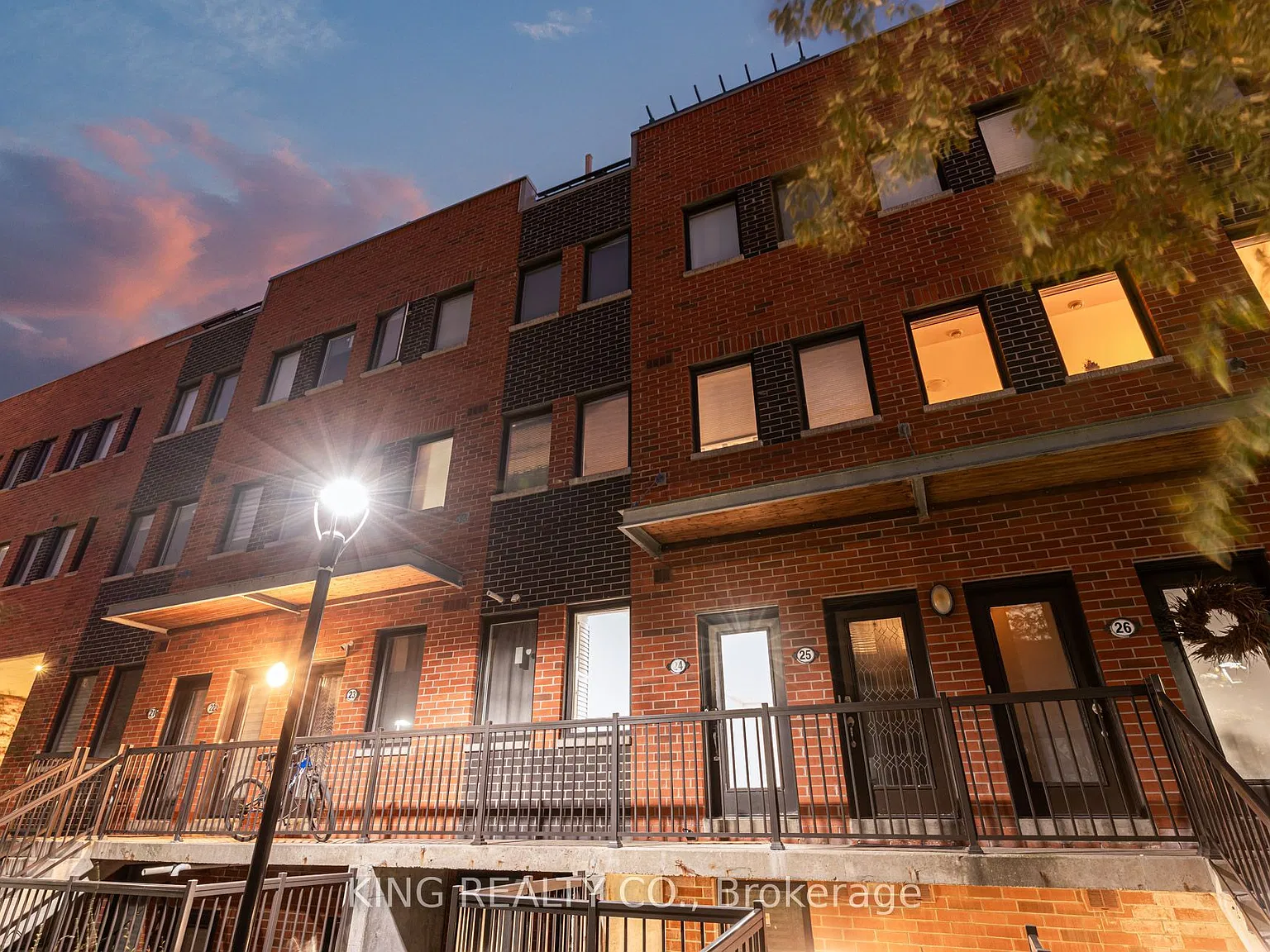 1 bed, $2,000 — Photo 1
