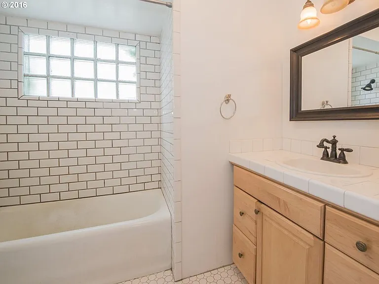 6711 N Albina Ave — Photo 9