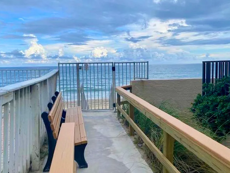 3605 S Ocean Blvd — Photo 32