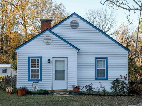 1007 Sweetwater Rd, Greenwood, SC 29646