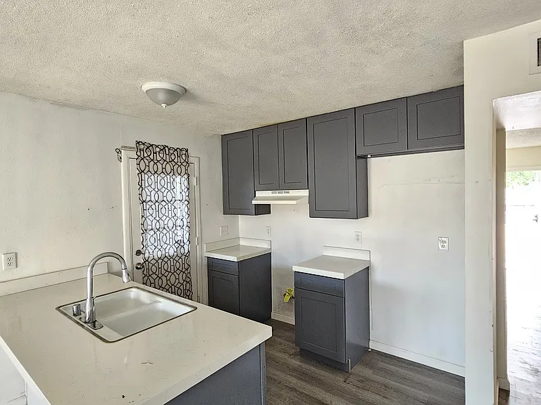 3135 W Acapulco Ln — Photo 7