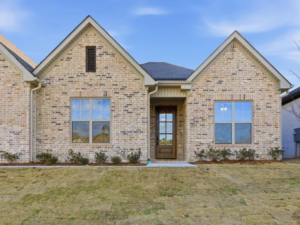 215 Edgewood Cir, Little Rock, AR 72223
