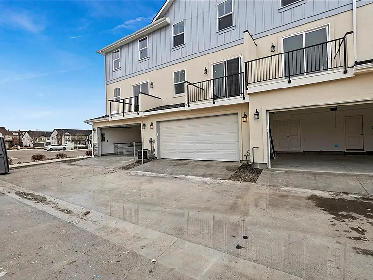 1630 N Mumbarto Ln — Photo 40