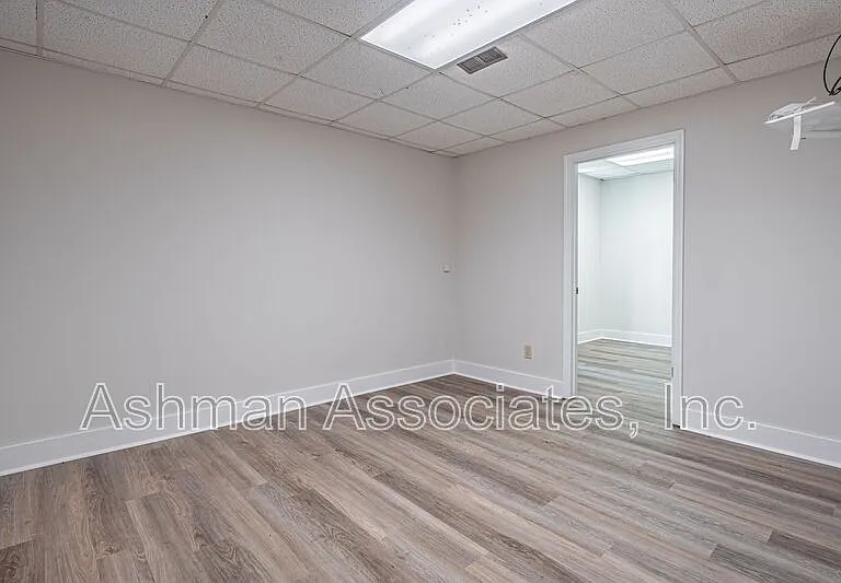 2402 Betsy Ct SW — Photo 33