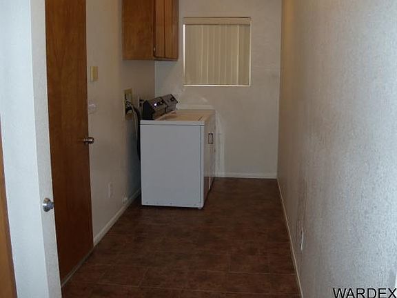 5th image of 1489 Bluffs Cir