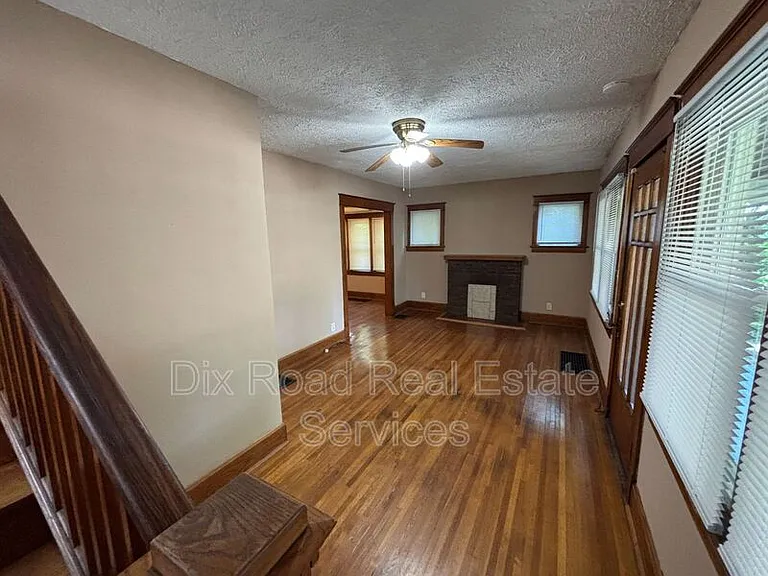 424 Shafor St — Photo 7