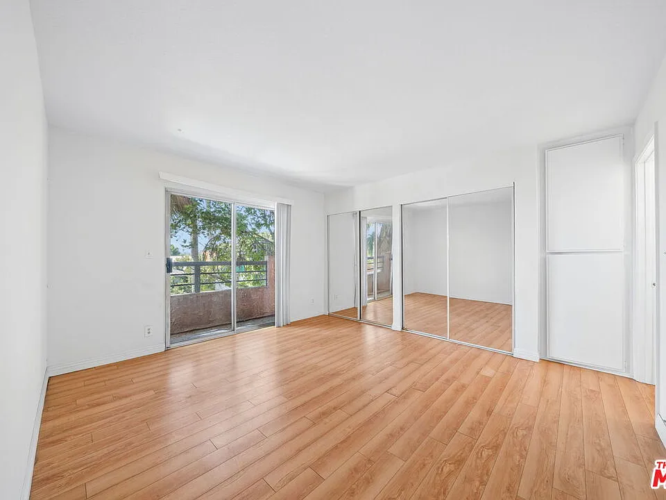 158 N Normandie Ave #201