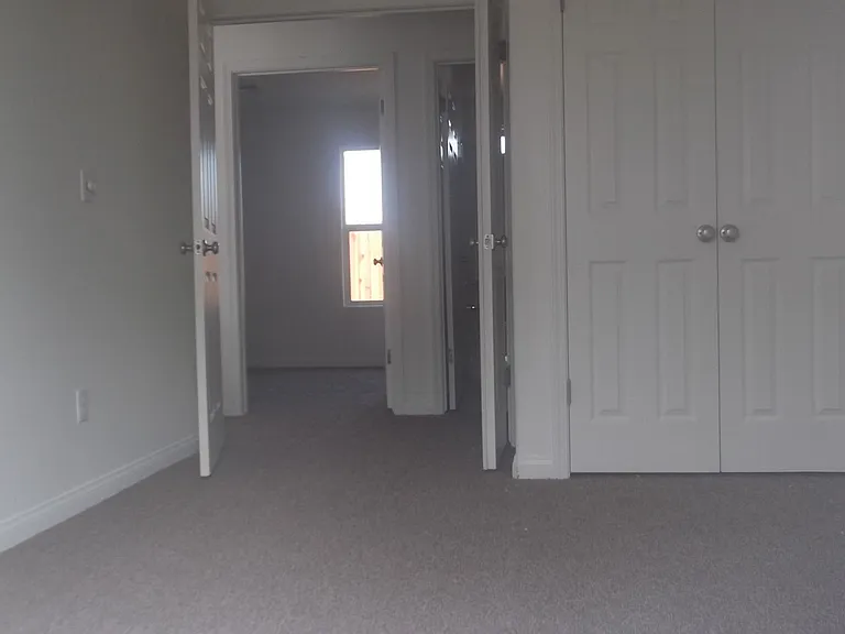 608 W Day Ave — Photo 3
