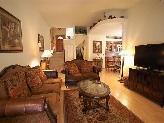 2nd image of 3137 E Hillcrest Dr