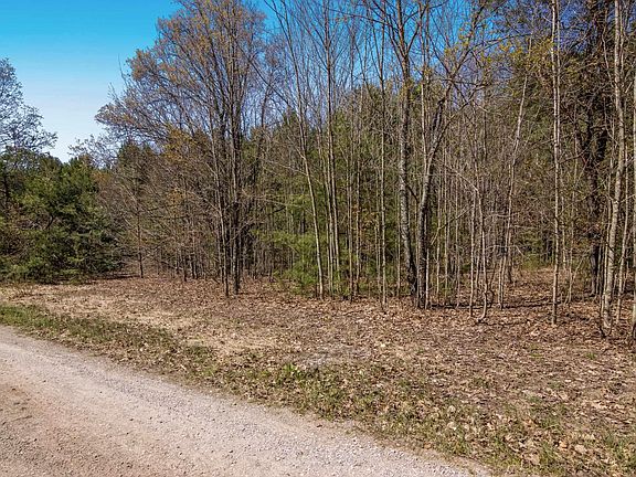 2nd image of 2 Woodland Trl