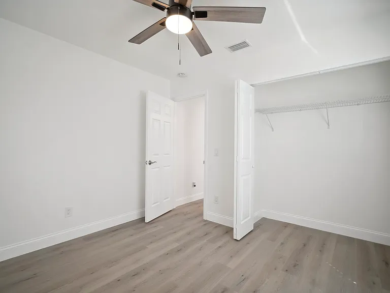 1218 Lornewood Dr — Photo 14
