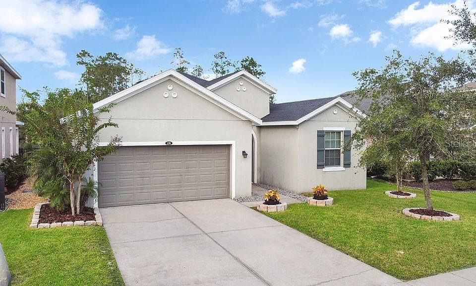1st image of 220 Grande Lake Dr
