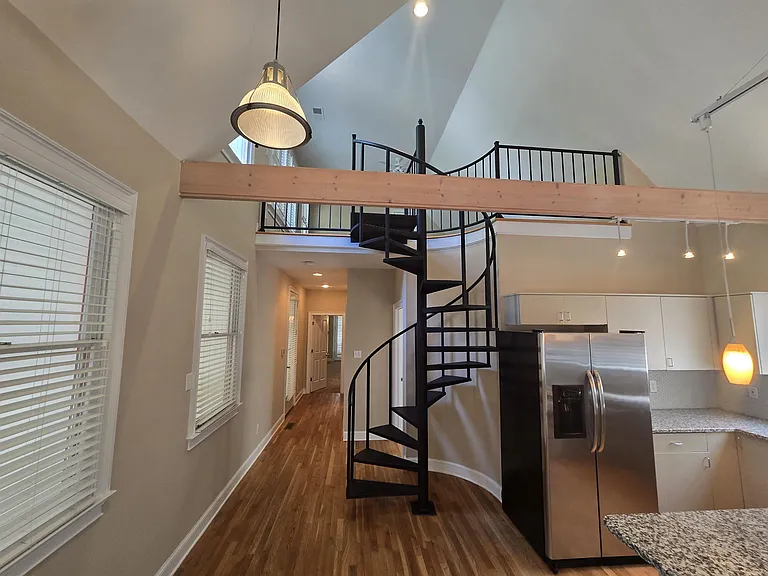113 Village Ln — Photo 5