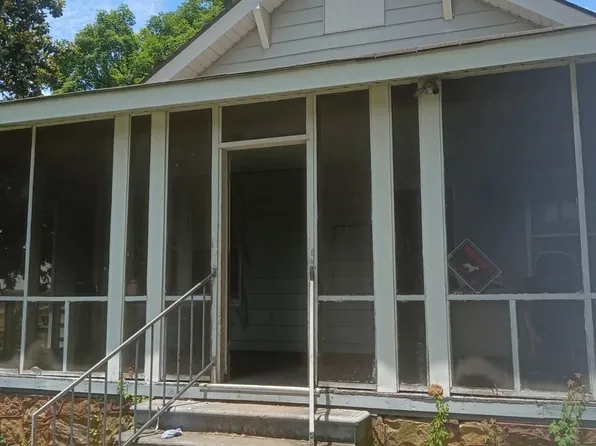 3005 E 13th Ave, Sheffield, AL 35660