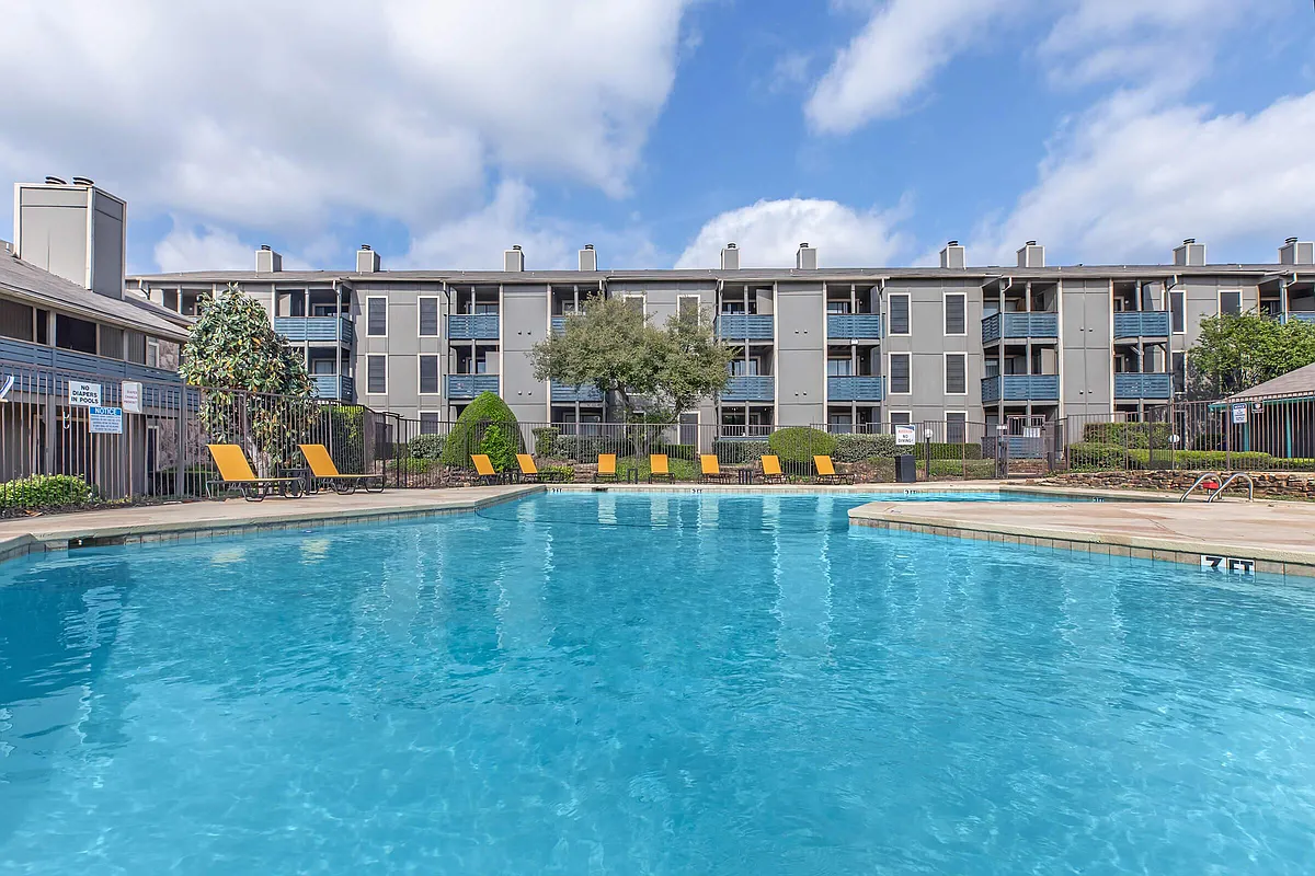 Building Photo - Villas at Alameda