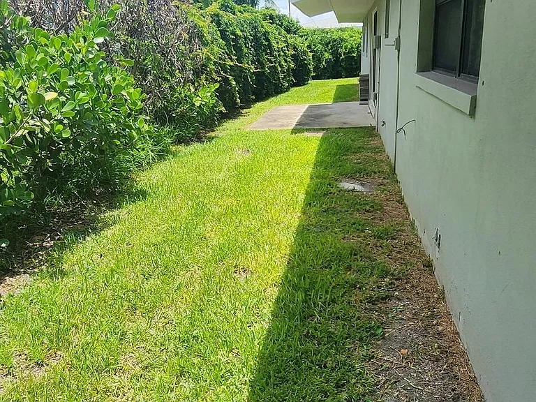 570 Capri Rd — Photo 26