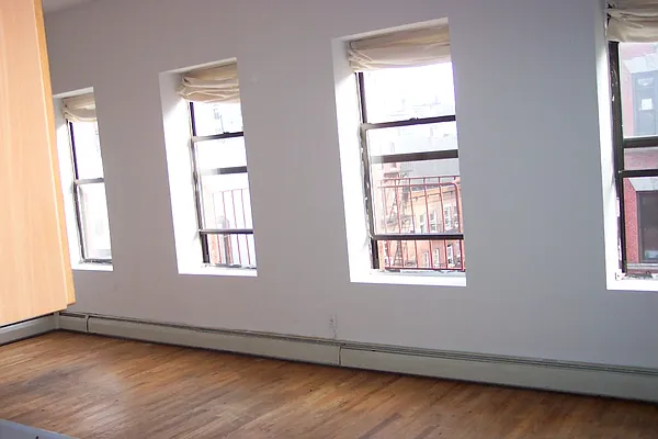 Rented by Moses Stoller, LREB | media 9