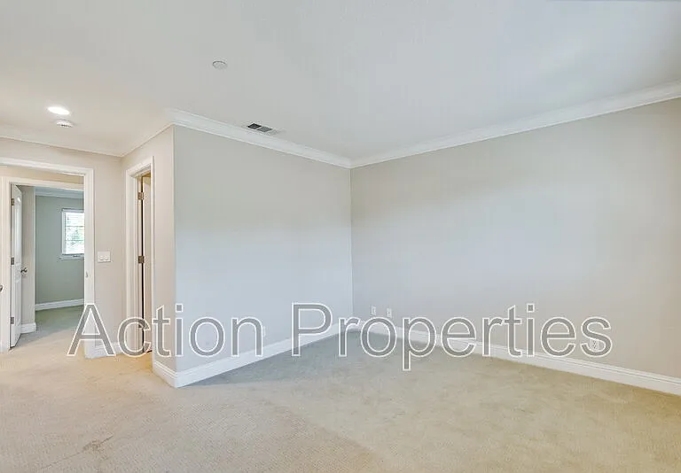 241 Granada Park Cir — Photo 13