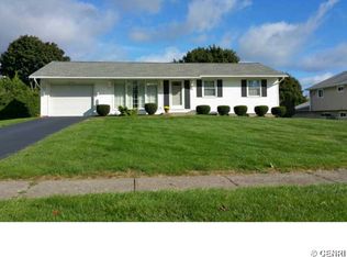 190 Churchill Dr, Rochester, NY 14616