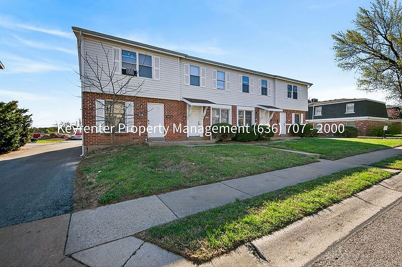 1st image of 924 Parkcrest Dr
