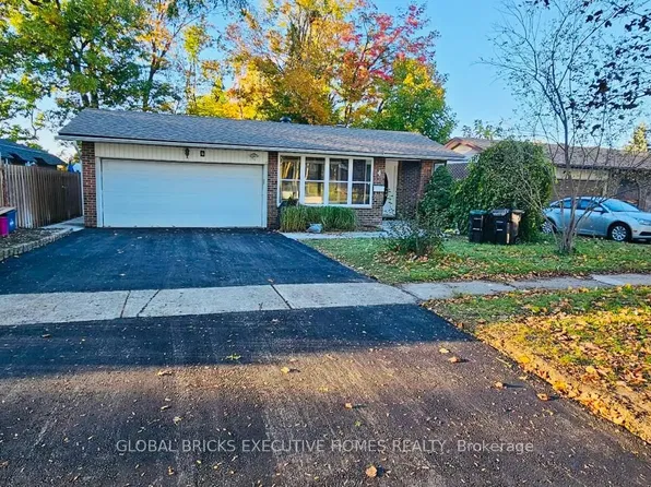 4 Virgilwood Cres, Barrie, ON L4M 4Y3