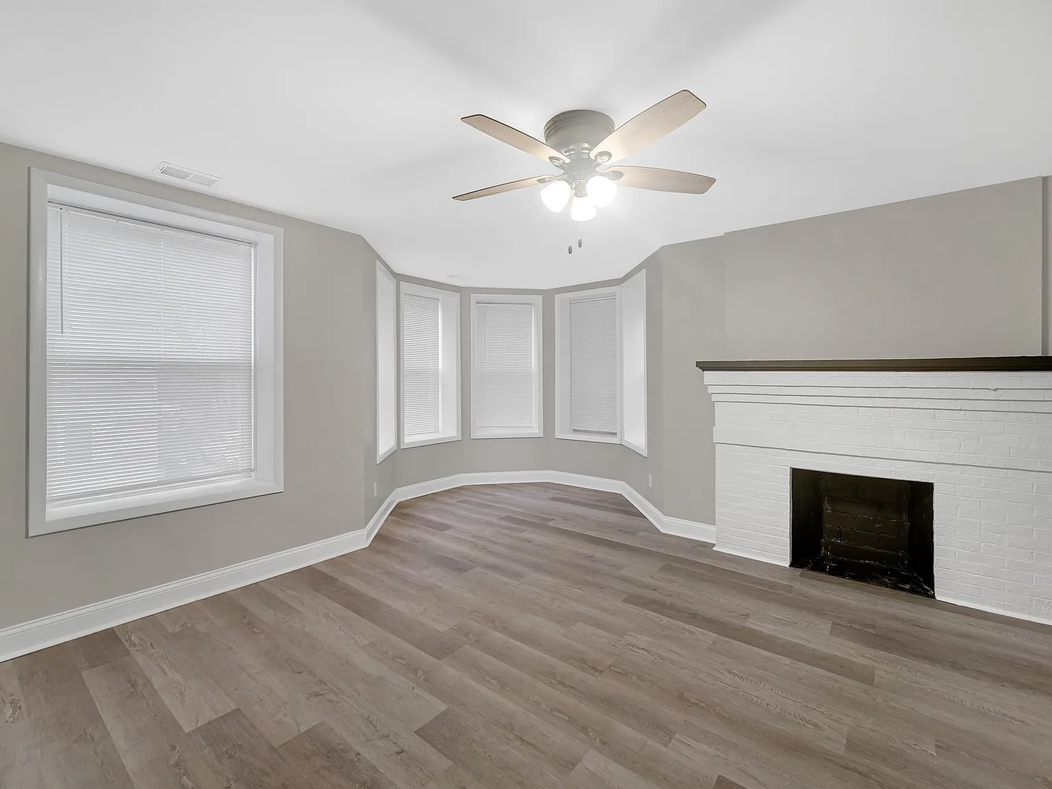 215 East Street - 4 — Photo 4