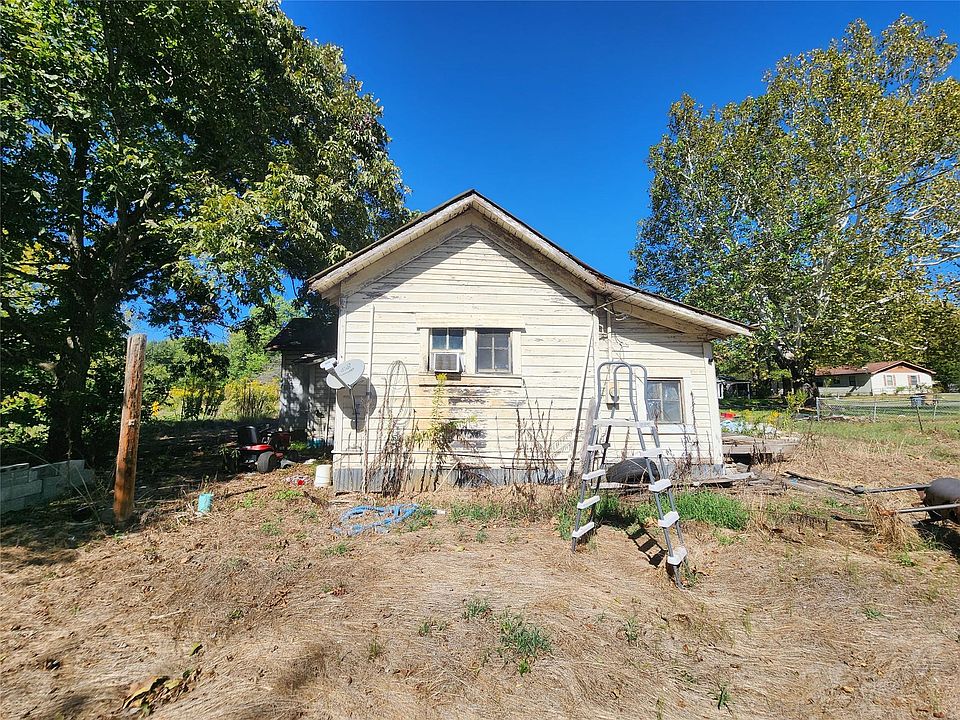 1st image of 205 Magnolia St