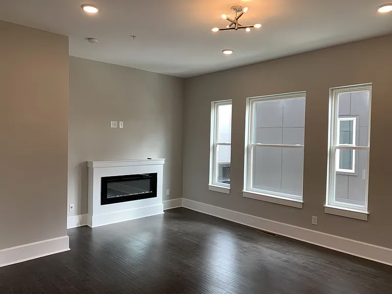 456 Parkway Dr #9 — Photo 6