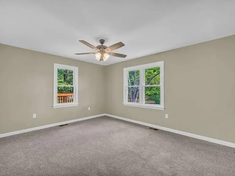 266 Randall St — Photo 16