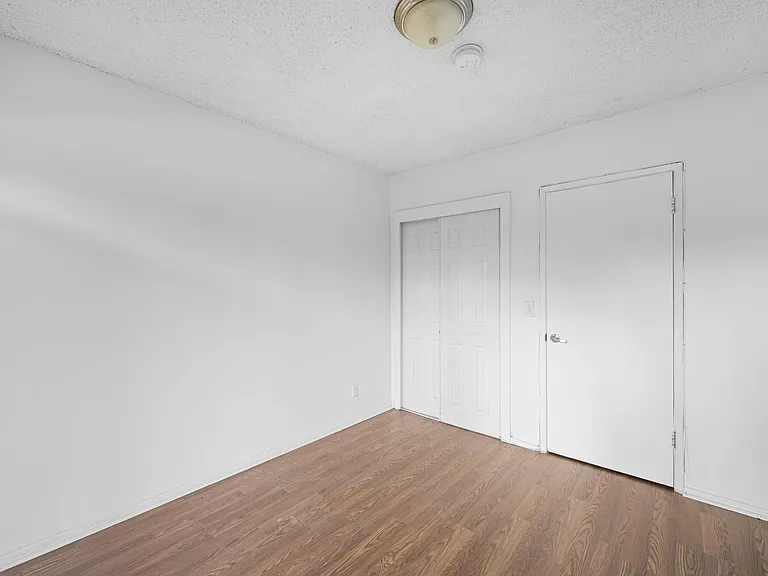 17931 Devonshire St #1 — Photo 13