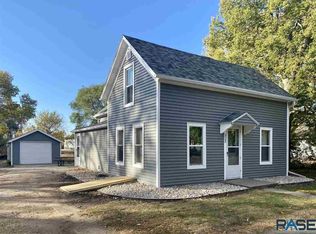 523 SW 2nd St, Madison, SD 57042